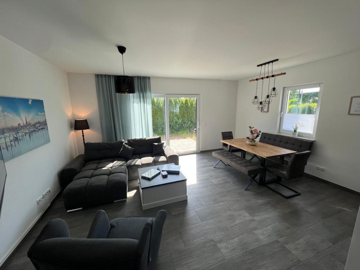 Vila Doppelhaushaelfte Mit Terrasse Elmenhorst/Lichtenhagen Exteriér fotografie