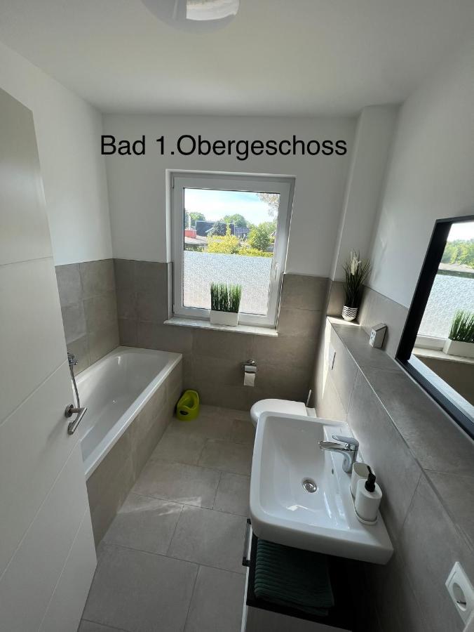 Vila Doppelhaushaelfte Mit Terrasse Elmenhorst/Lichtenhagen Exteriér fotografie
